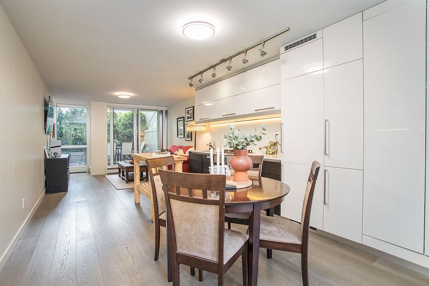 208 189 Keefer Street