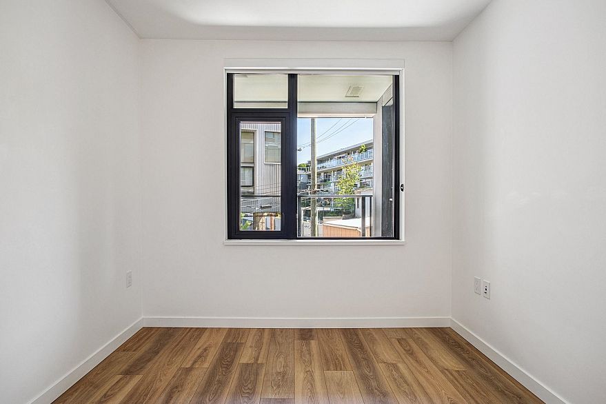 401 210 E 5th Avenue