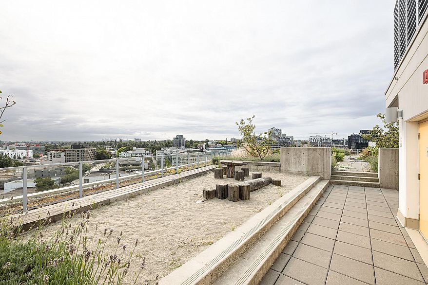 606 180 E 2nd Avenue