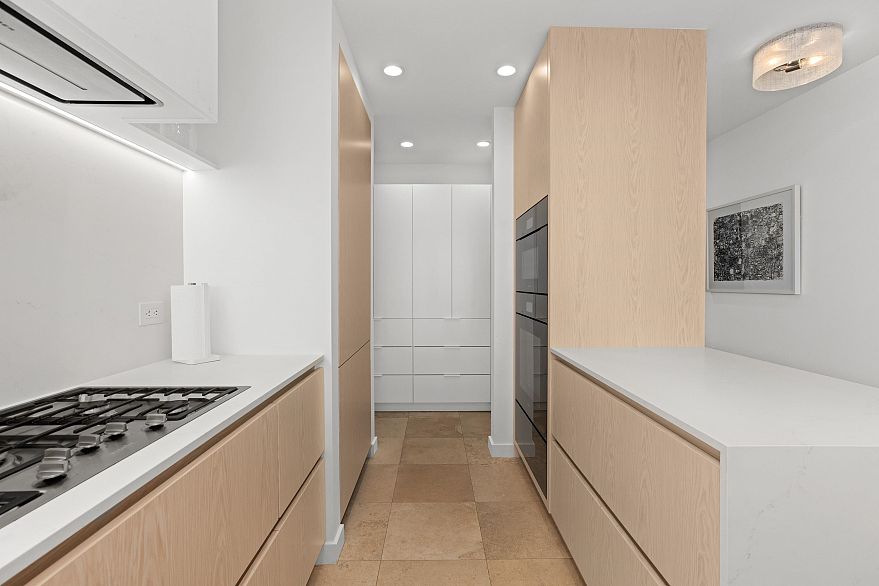 701 628 Kinghorne Mews