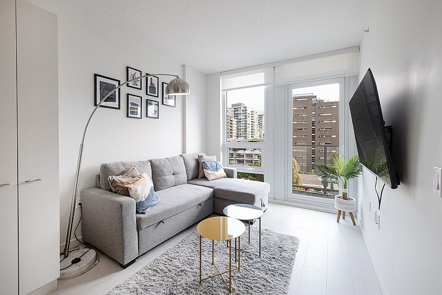 606 180 E 2nd Avenue