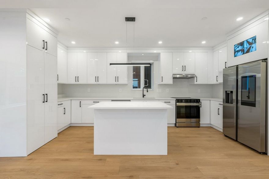 2 3096 Vanness Avenue