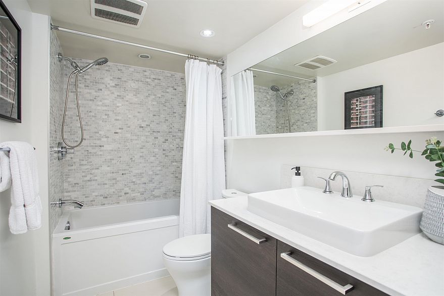 208 189 Keefer Street