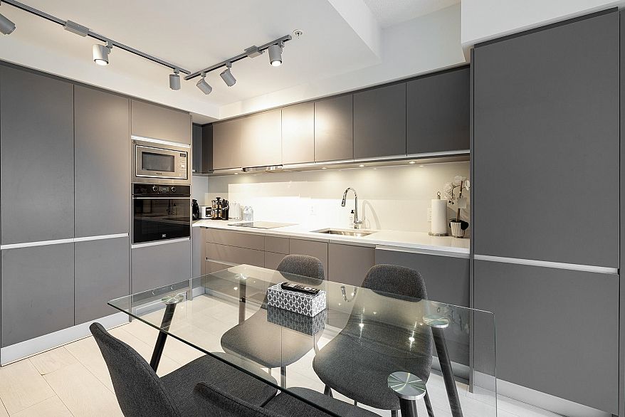 606 180 E 2nd Avenue