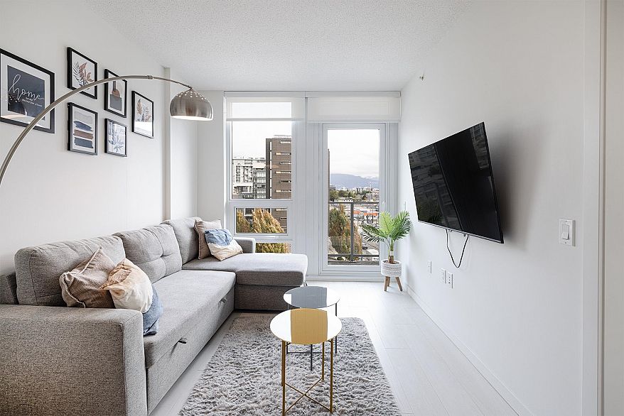 606 180 E 2nd Avenue