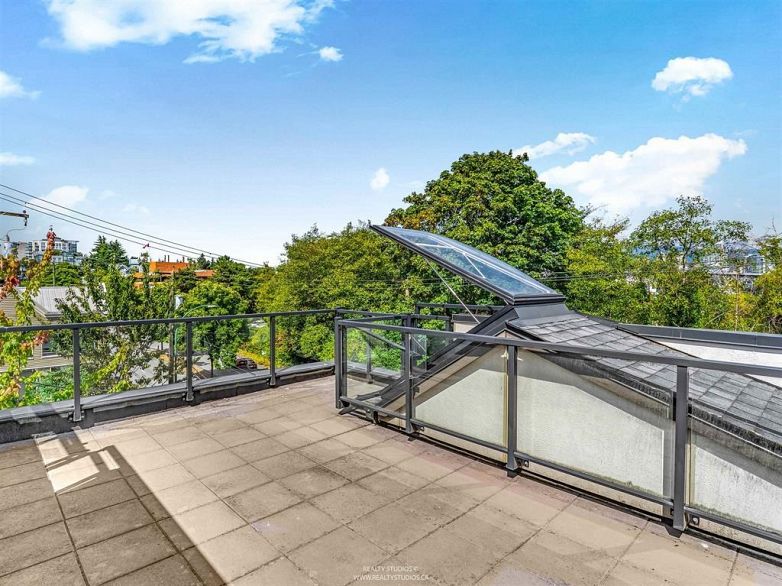 201 1190 W 6th Avenue