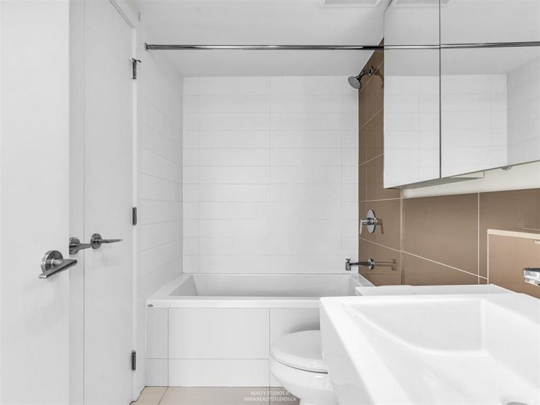 201 1190 W 6th Avenue