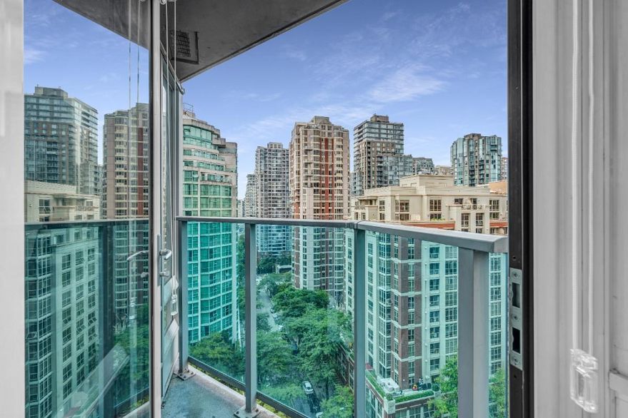 1805 788 Hamilton Street