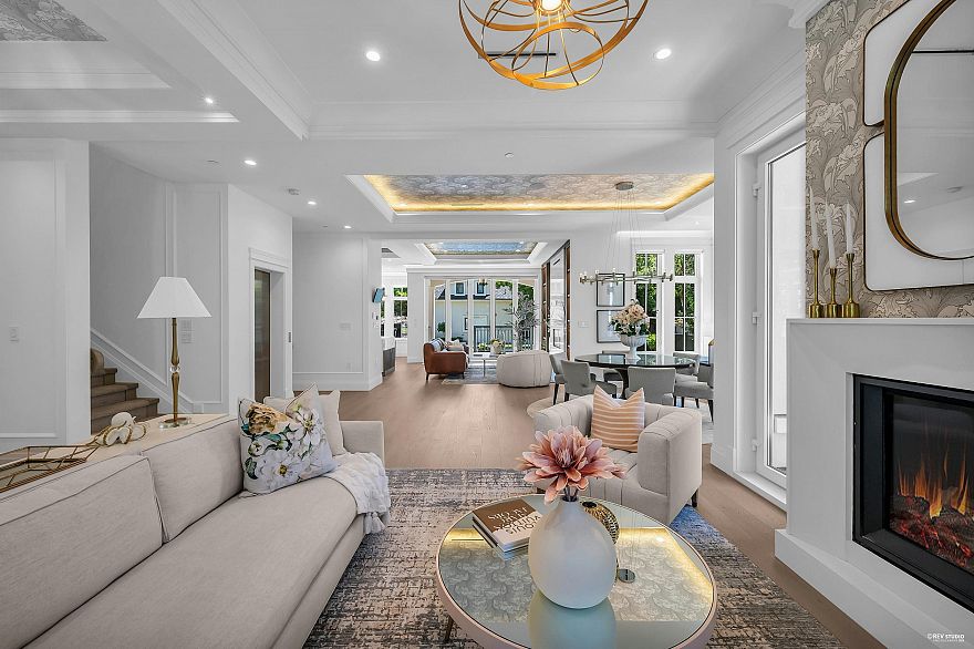 6238 Churchill Street