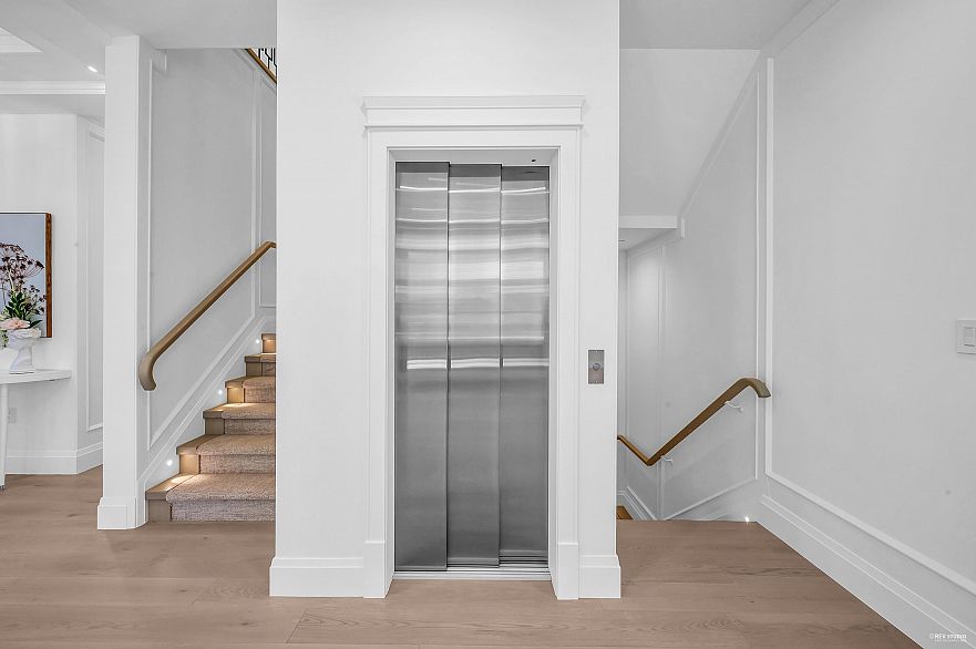 6238 Churchill Street