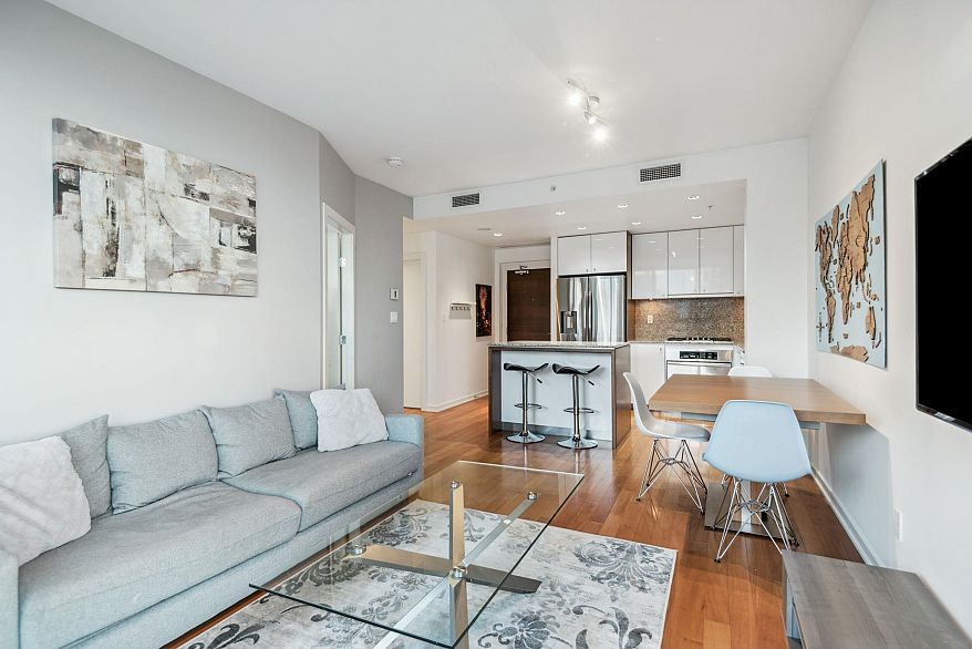 605 1005 Beach Avenue