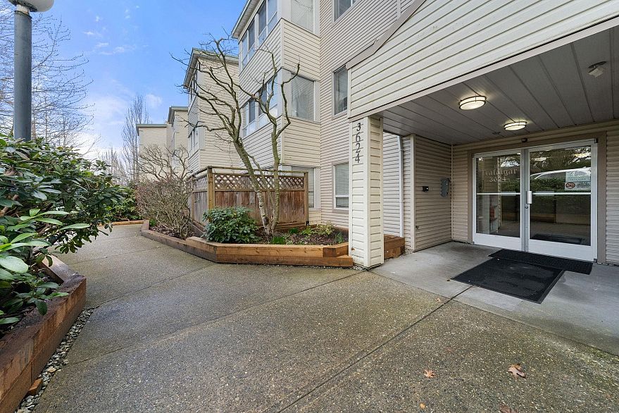 306 3624 Fraser Street