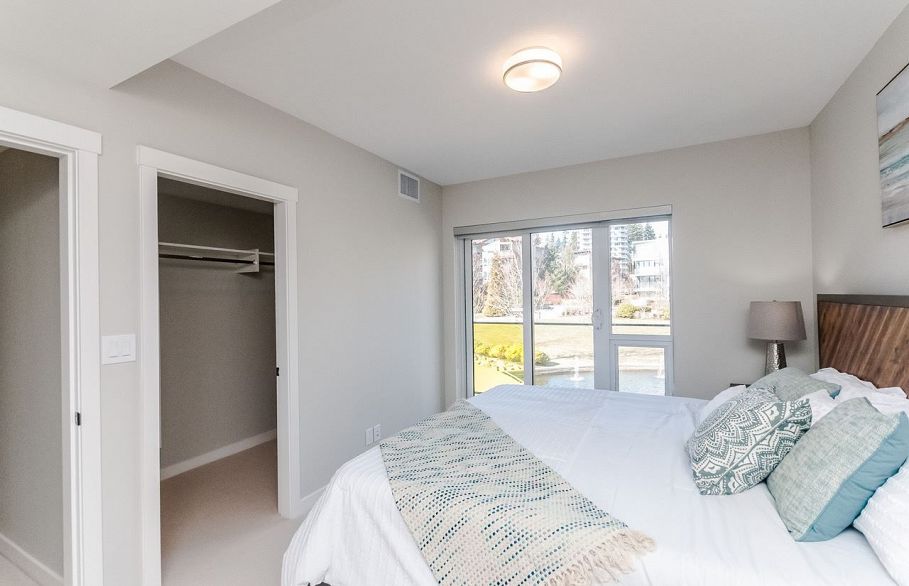 TH1 5687 Gray Avenue