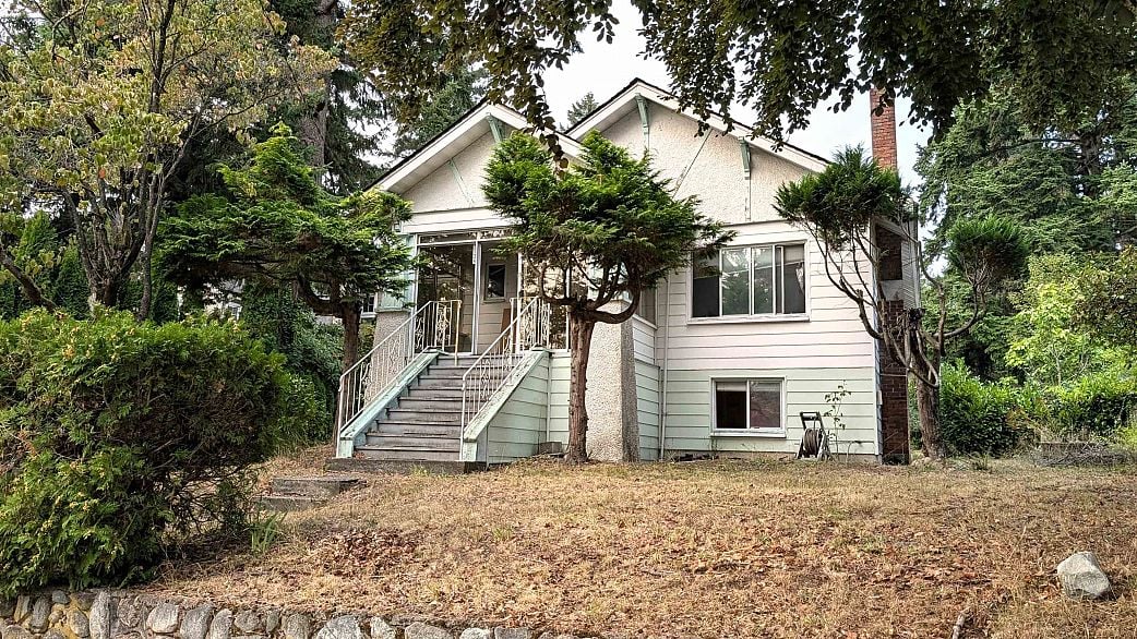3539 W 37th Avenue