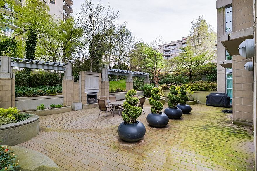 605 1005 Beach Avenue