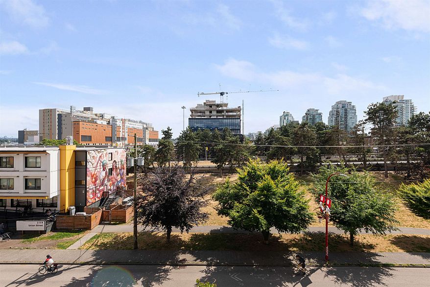 415 221 Union Street