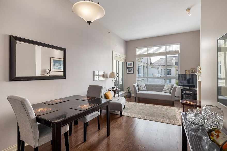 403 5735 Hampton Place