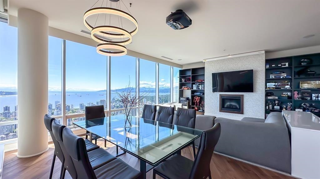 5004 1128 W Georgia Street