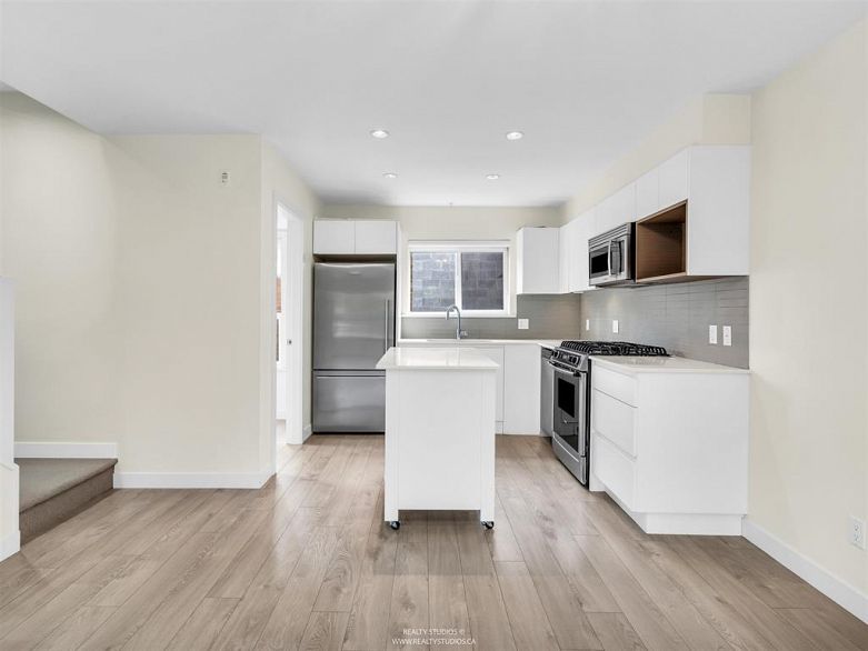 201 1190 W 6th Avenue