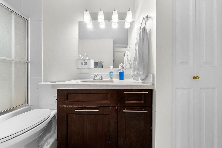 306 3624 Fraser Street