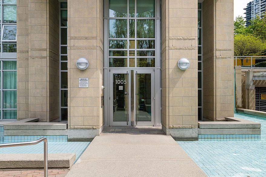 605 1005 Beach Avenue