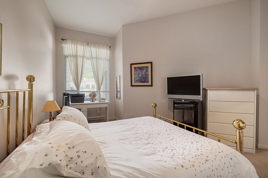 403 5735 Hampton Place