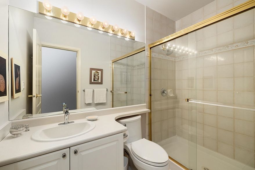 403 5735 Hampton Place