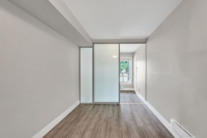 208 707 E 43rd Avenue