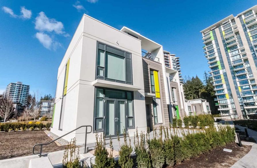 TH1 5687 Gray Avenue