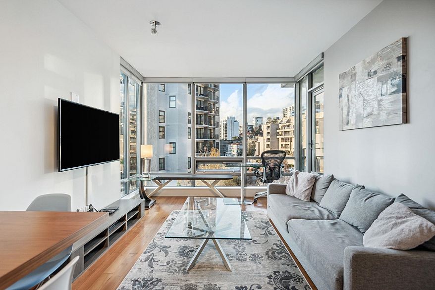 605 1005 Beach Avenue