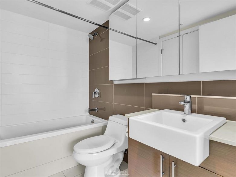 201 1190 W 6th Avenue