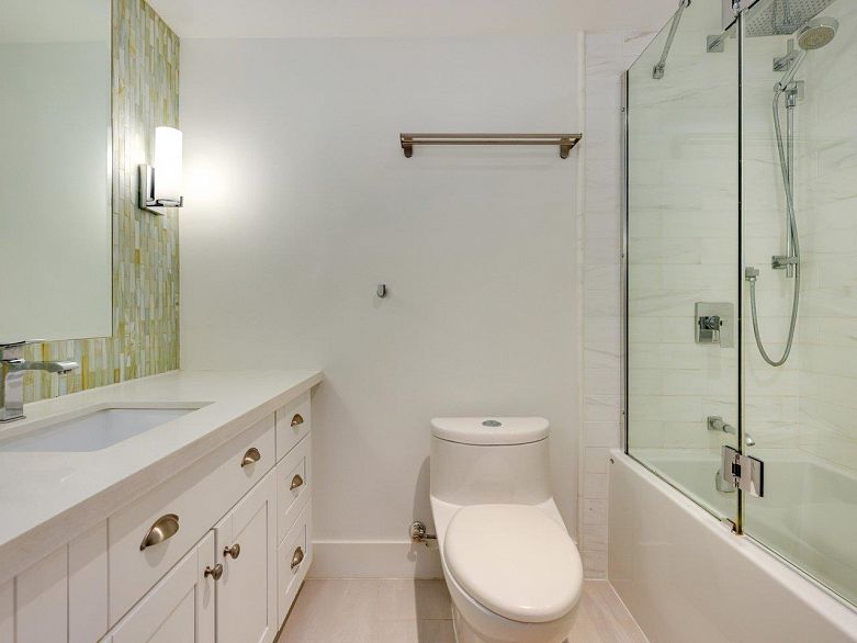 102 1266 W 13th Avenue