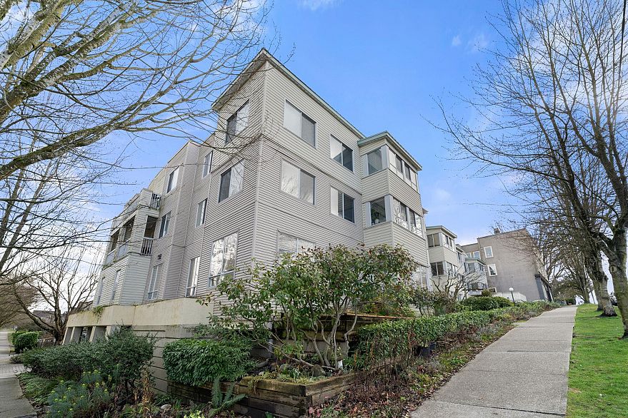 306 3624 Fraser Street