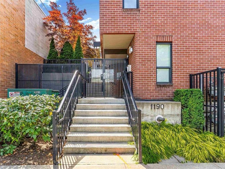 201 1190 W 6th Avenue