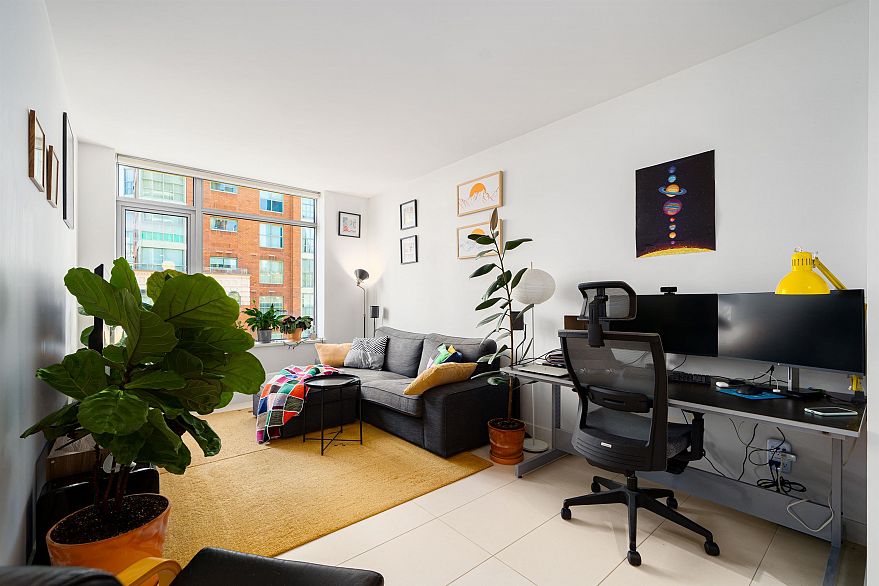 709 1028 Barclay Street