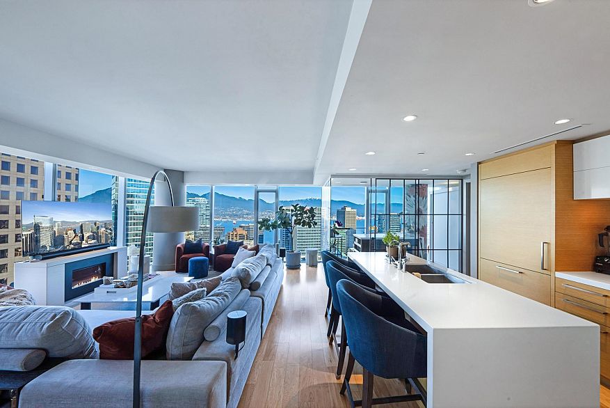 3202 667 Howe Street