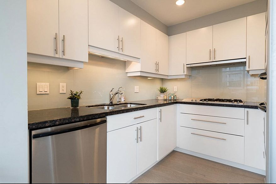 201 1233 W Cordova Street