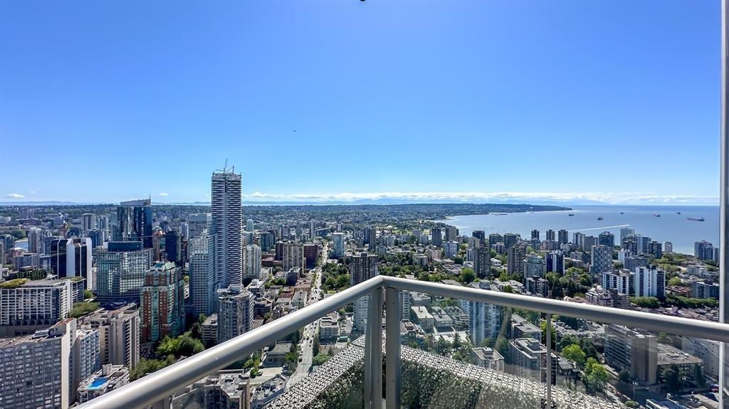 5004 1128 W Georgia Street