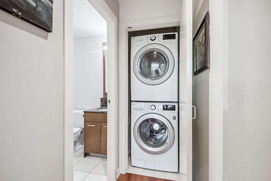 605 1005 Beach Avenue