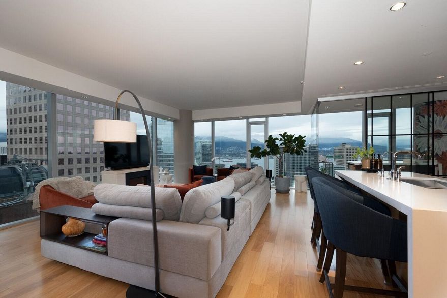 3202 667 Howe Street