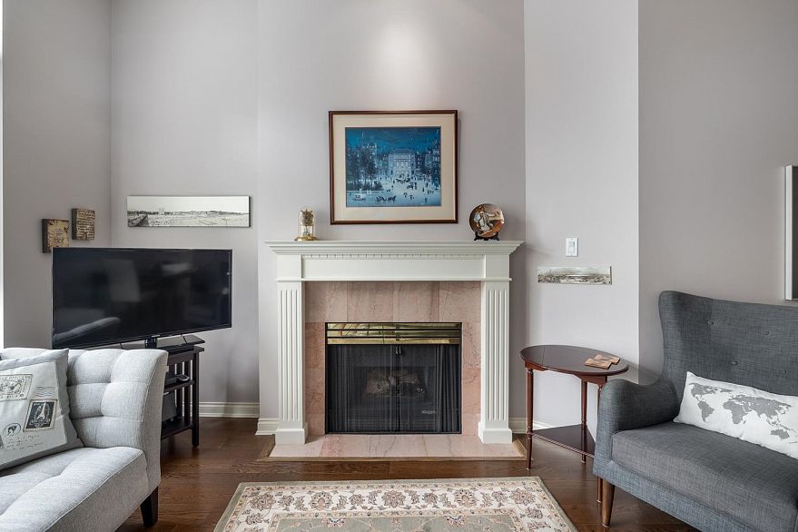 403 5735 Hampton Place