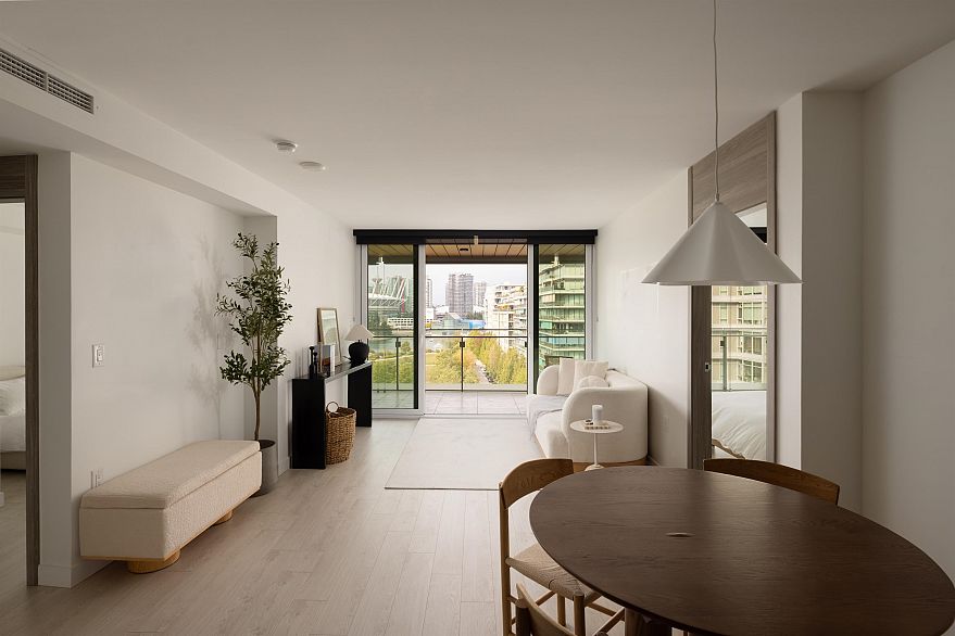 1013 1768 Cook Street