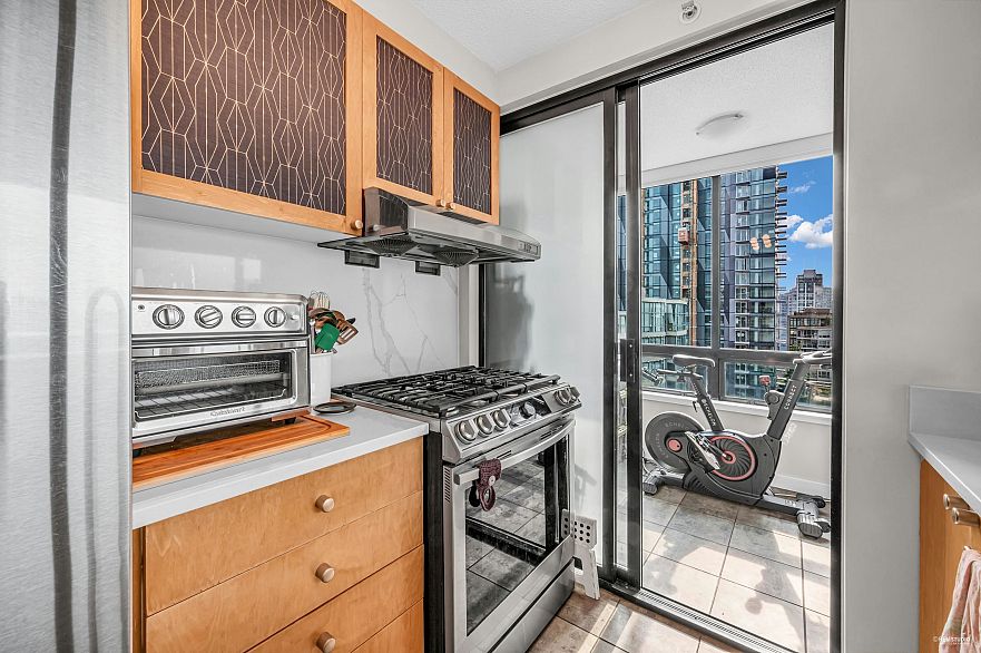 1504 1003 Burnaby Street