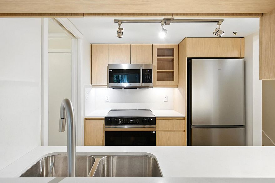 19 2885 E Kent Avenue North