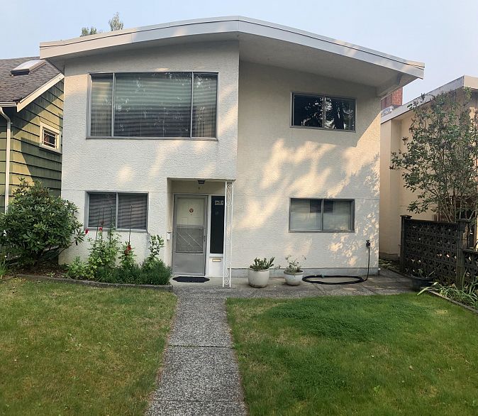 3527 W King Edward Avenue