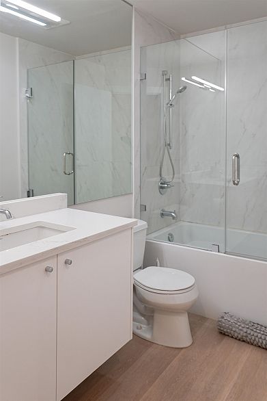 2909 1239 W Georgia Street