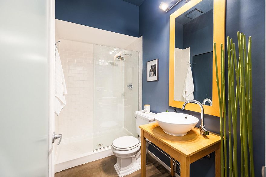 202 4590 Earles Street