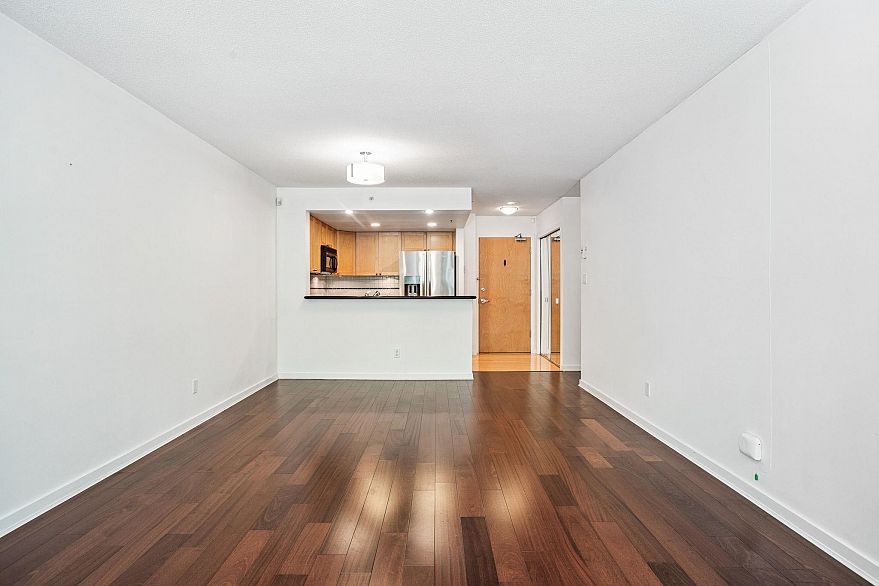 106 1485 W 6th Avenue