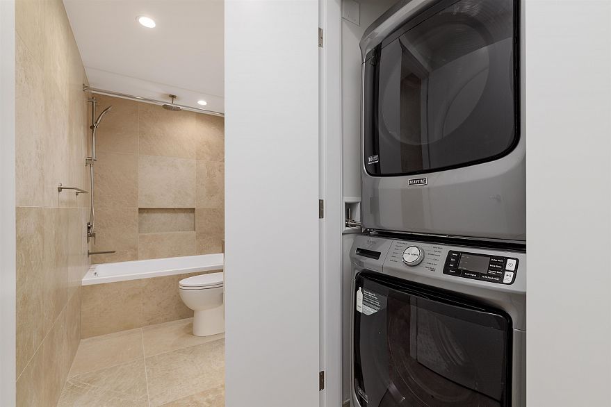 2401 7433 Cambie Street