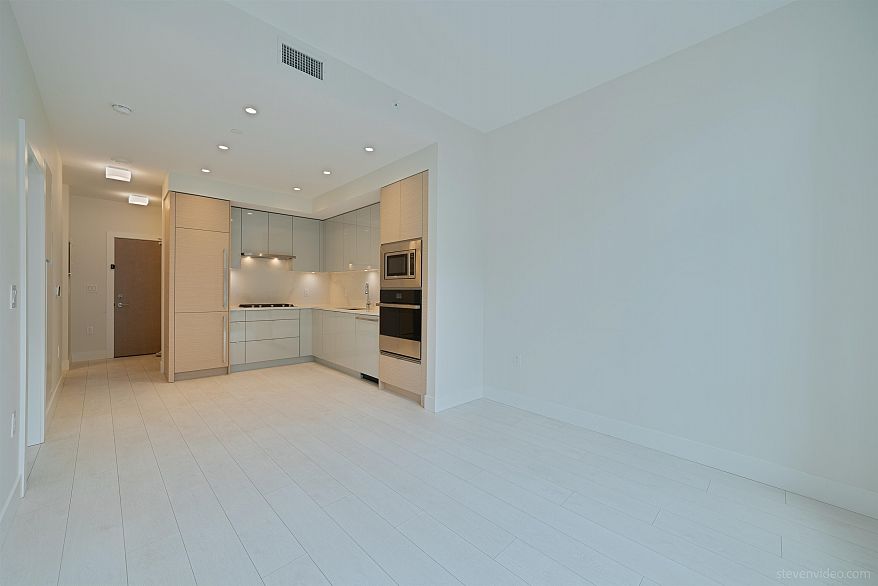 416 3438 Sawmill Crescent